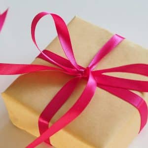 Un cadeau avec un joli noeud